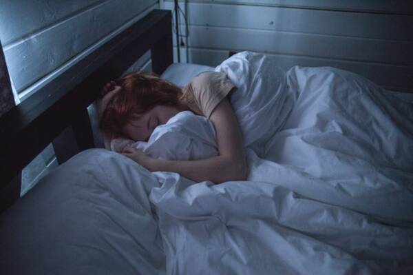 De ce tresarim in somn si ce probleme medicale grave poate ascunde aceasta stare?